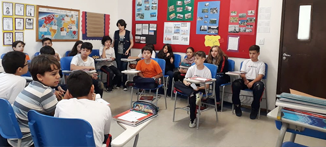 Escola Ateneu oferece aula de conversação de inglês para alunos do 7º ao 9º  ano - Escola Ateneu e Rá Tim Bum